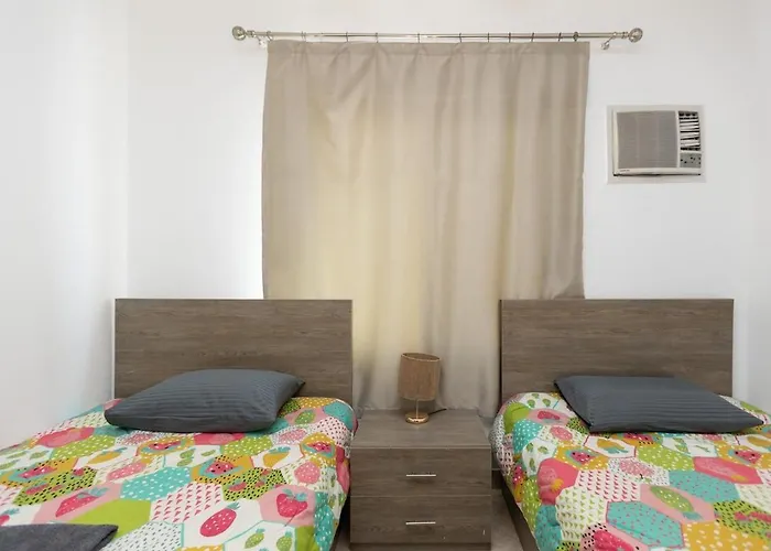 Apartment Relaxing 3br Walk To The At Einbay *